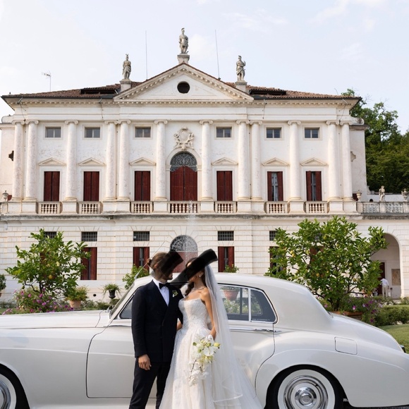 Custom-made wedding gown - Picture 10 of 11